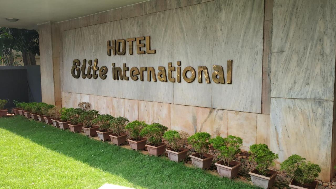 Hotel Elite International Thrissur Екстериор снимка